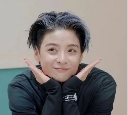 刘逸云|amber讨喜会跳招来众多姐姐，最后太坑选俩慢歌，徐怀钰逃过一劫