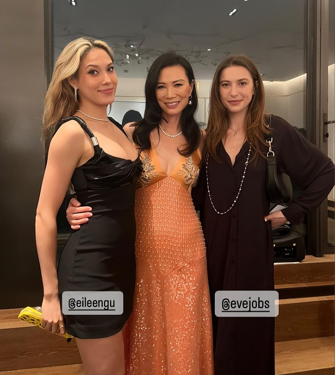 邓文迪|54岁邓文迪穿低胸裙闪耀派对,脸塌了很显老,招待古爱凌吃饺子