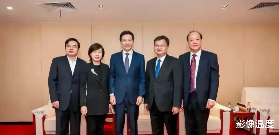 易中天武大发言：引发强烈争议！网友质疑：你真没有13元，调侃不合适