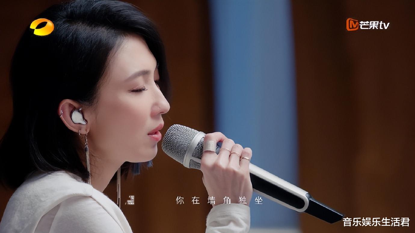 《乘风2024》第三版阵容：18位内地姐姐，10位港台，发布人很假