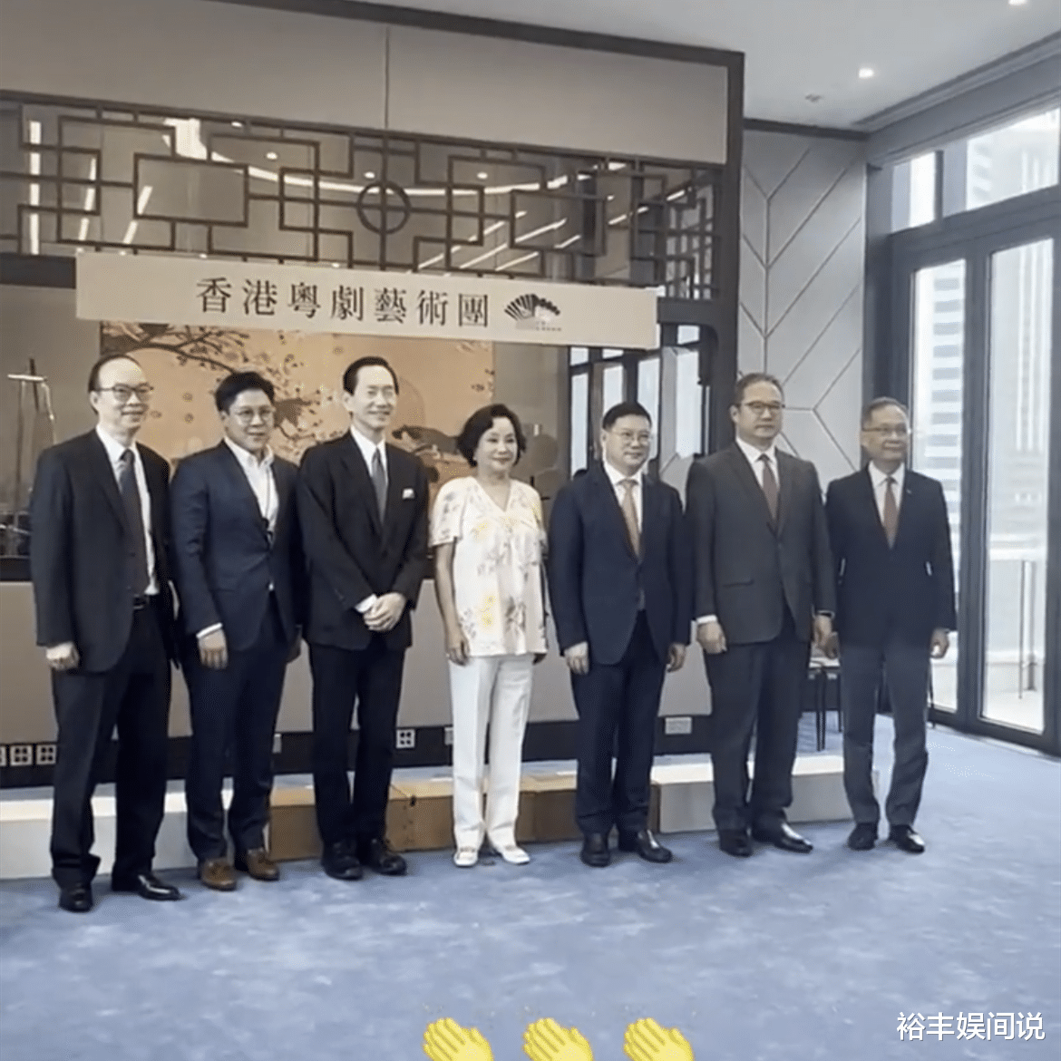 陈婉珍|赌王家族大团结！梁安琪给陈婉珍送花篮，何超琼何超凤亲自到场