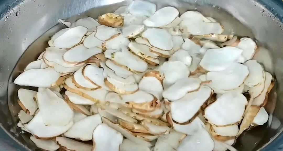 |它是天然的“胰岛果”，10月正大量上市，隔天吃一次，不做小糖人