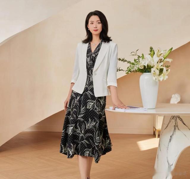 发型 建议家庭主妇，远离这3种“发型”！特别是第2种，显老还拉低气质