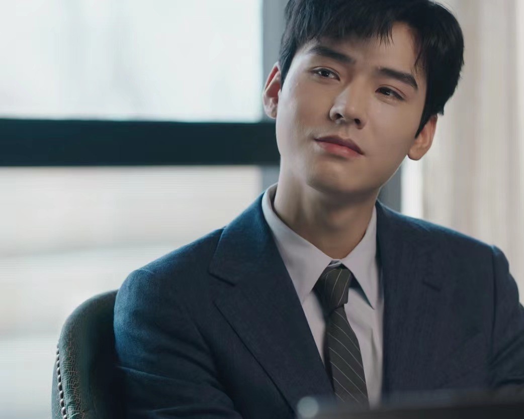 龚俊被官媒点名，不是夸是批评，言辞直戳粉丝肺管子