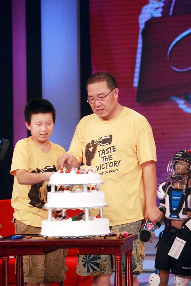 有一种婚姻“毁事业”，北大才女沦为家庭主妇，面相比老公老十岁