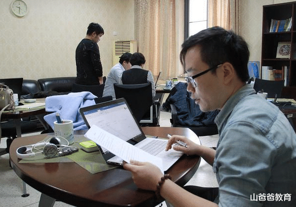 大学生|大学生吐槽“断亲式”招聘，私企提出离谱要求，入坑的都是应届生