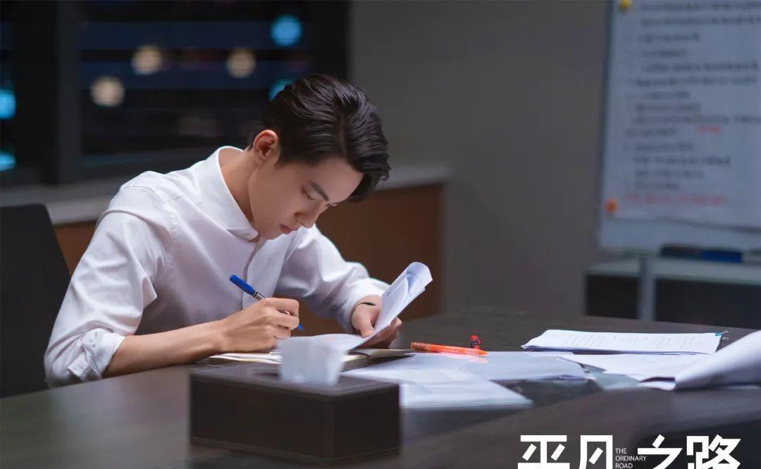 |连续两天收视第一,拍出真实打工人