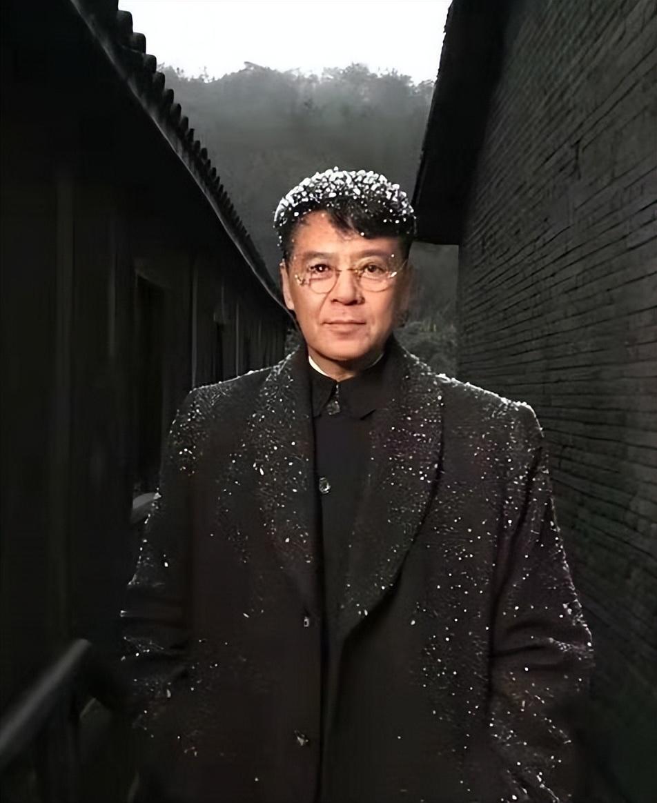 著名演员颜世魁:一生苦难,67岁的他单身无子嗣,母亲不敢老去