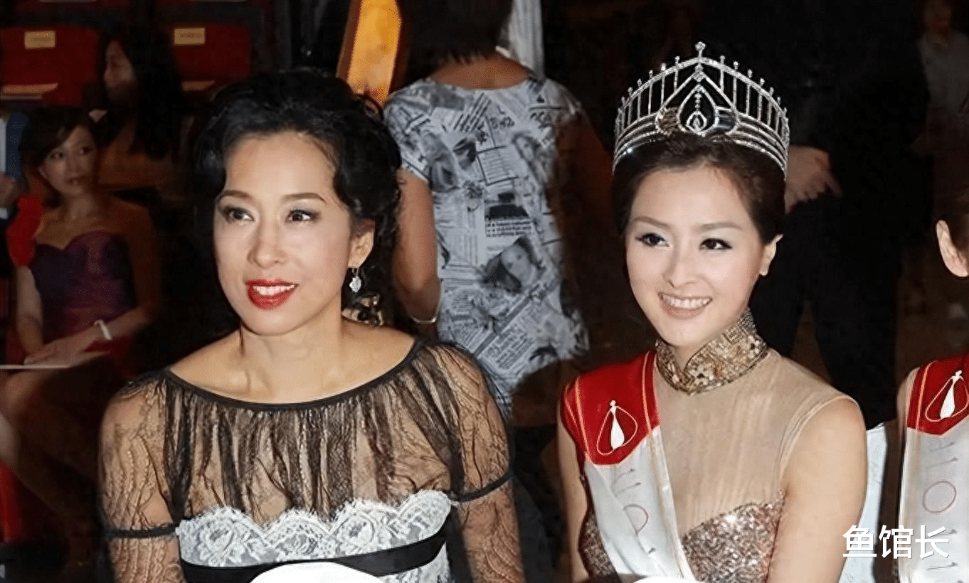 勇气可嘉：朱玲玲再从豪门净身出户，网友赞叹：太厉害了