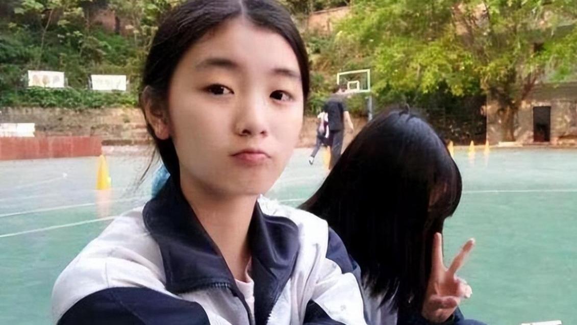 女孩 00后女生“鲶鱼须”成主流，和90后“厚刘海”相比，谁更胜一筹？