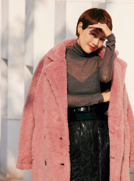 47岁马伊琍现身杭州,头发花白手粗糙暴露年龄,裙子被嘲像挡风被