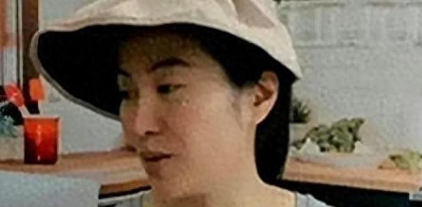 叶璇开启直播带货“失误”“下垂”用擦边博取热度