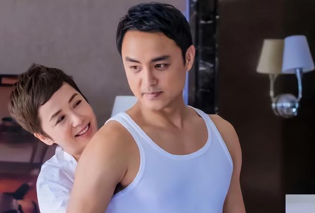 蒋雯丽|大瓜!娱记曝57岁蒋雯丽养“干儿子”,是大学生,疑倒贴给人买房