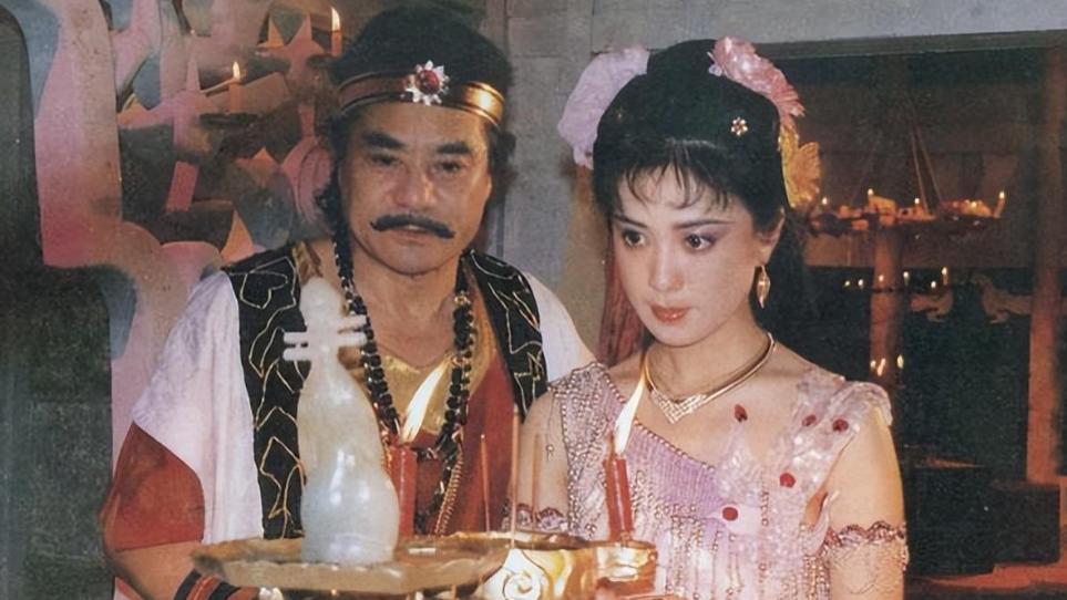 傅艺伟|傅艺伟的毁灭史：从“最美妲己”到“阶下囚”，她到底做错了啥？