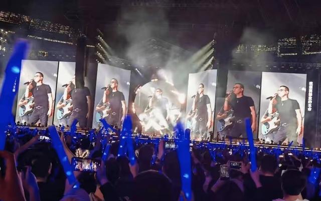 汪峰演唱会,观众齐声高呼刀郎的名字,那英今后还敢开演唱会吗