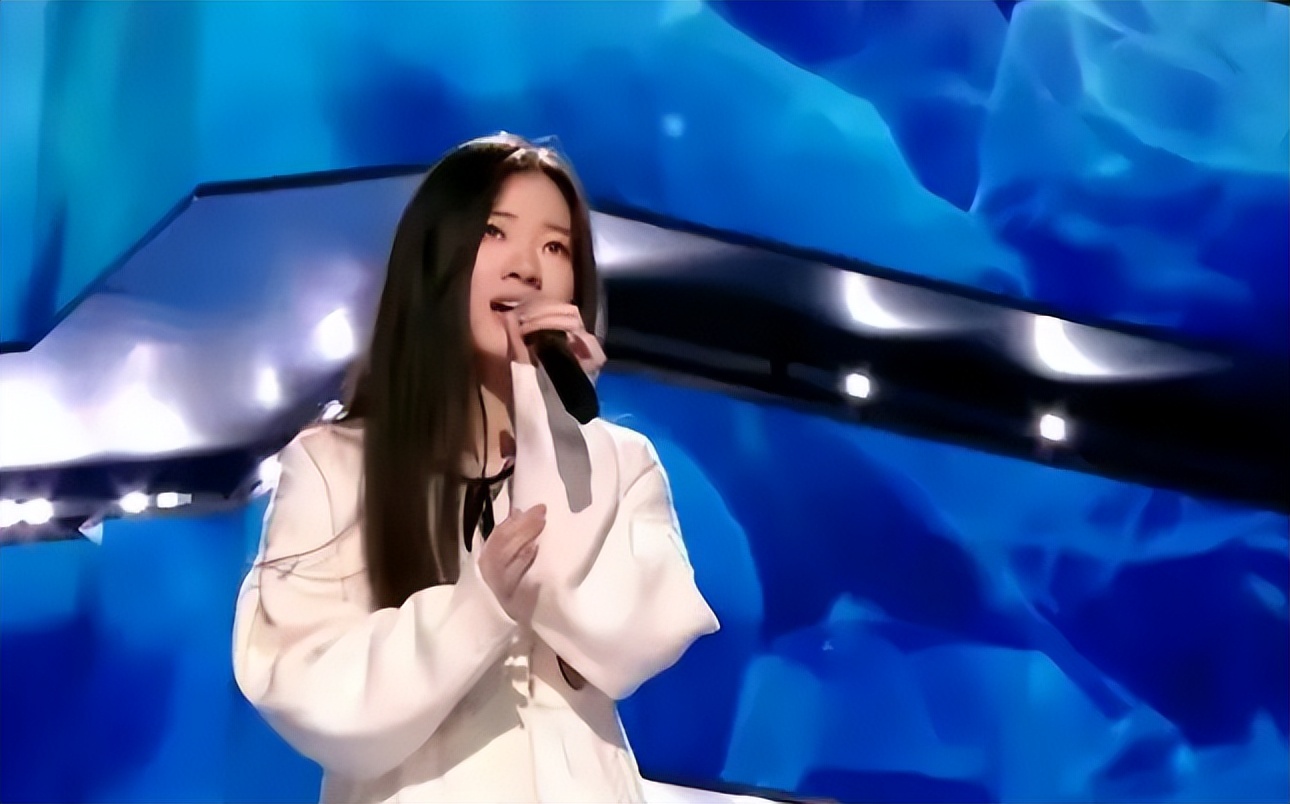 单依纯|知情人曝单依纯夺冠内幕,被老师推荐而来。系好声音“空降兵”