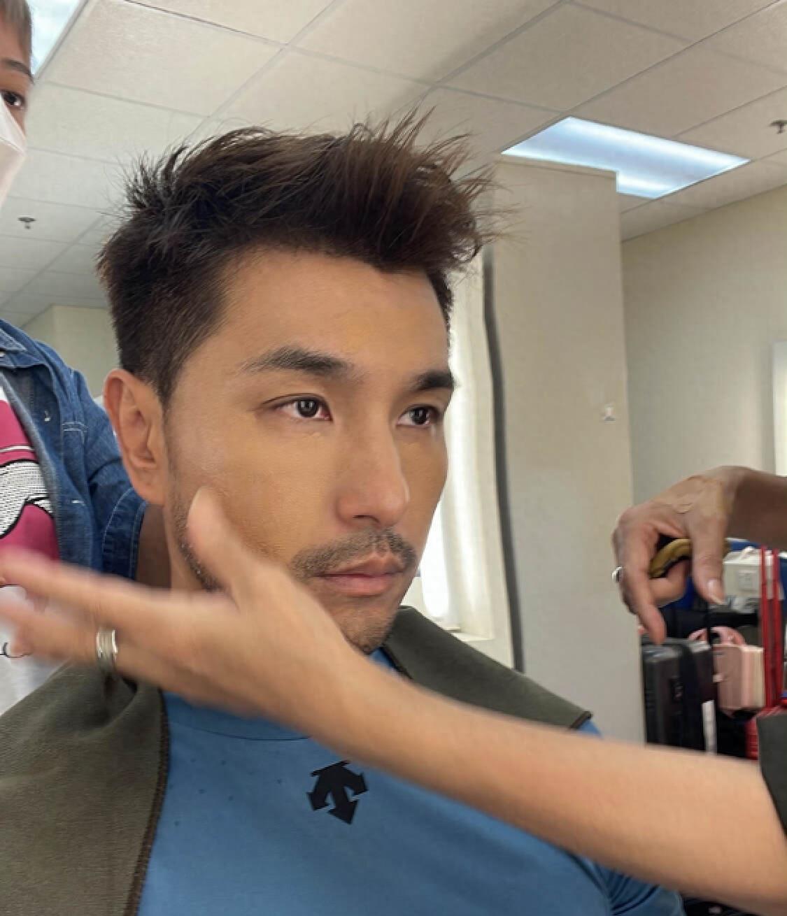 港姐决赛27日举行，司仪阵容大变革，力捧花旦担任最上镜小姐评审！