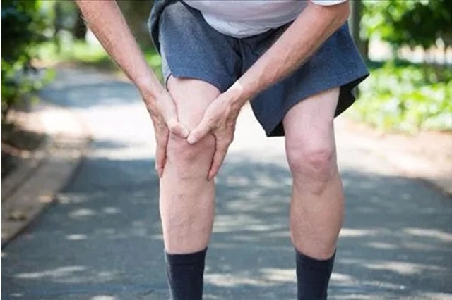 老人都说“人老腿先衰”，怎么让双腿有劲？十个养腿的方法