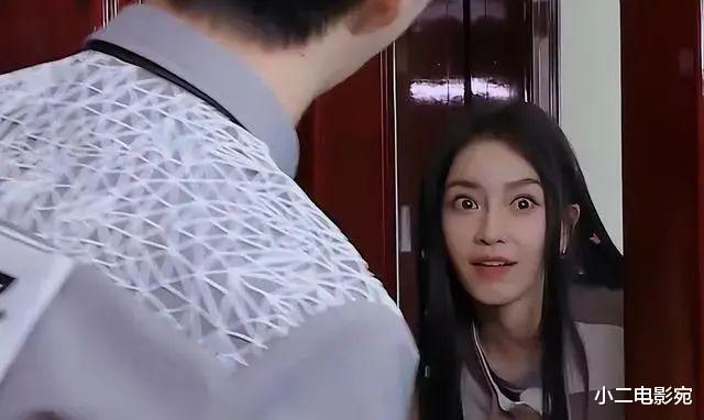 Angelababy|新《奔跑吧》首播满屏尬演,全程尬笑掩盖节目无聊,杨颖成败笔