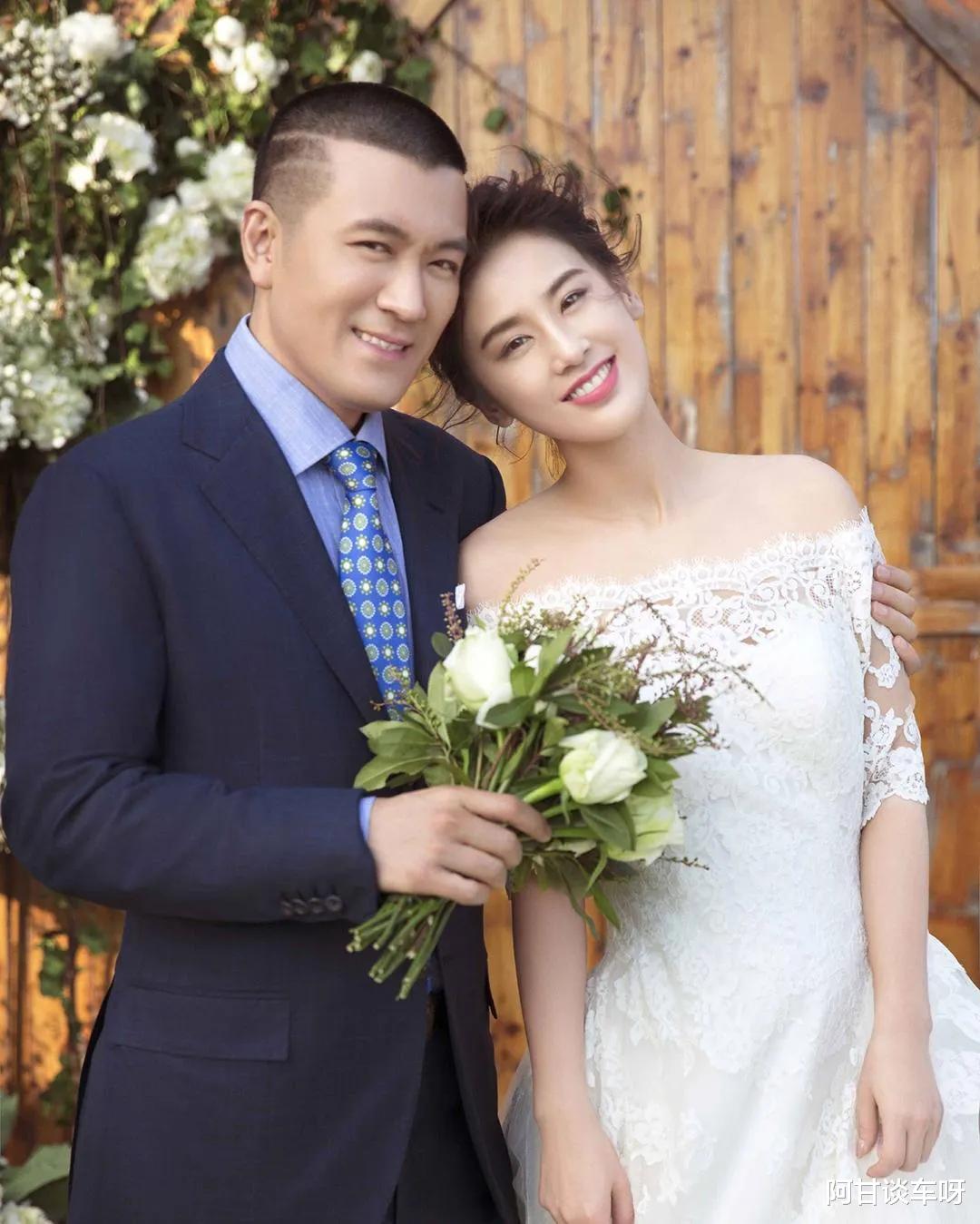 杨子|杨子深夜晒图为黄圣依庆生,文案引发热议,网友:称呼怎么变了