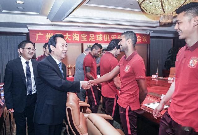 许家印二姨太6层别墅被扒，金杯金盘银烛台，歌舞团内幕曝光