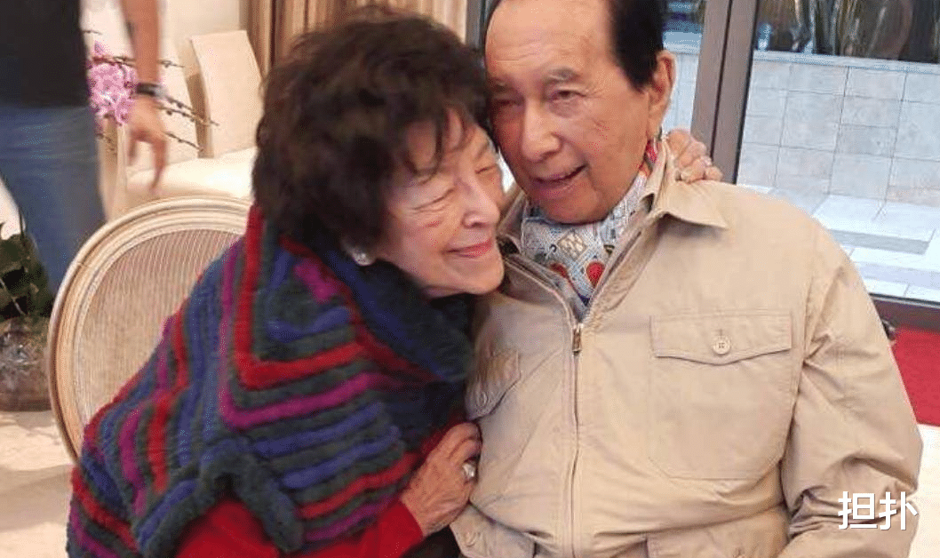 何鸿燊96岁之时，大半时间在医院度过，李嘉诚96岁依然满世界跑