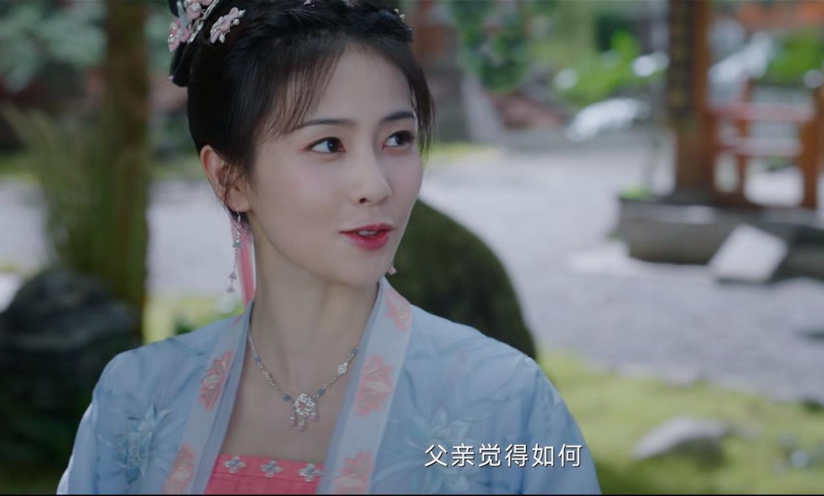 脸僵就别硬演校花了,一脸“社会气”的高中生,看着真让人难受