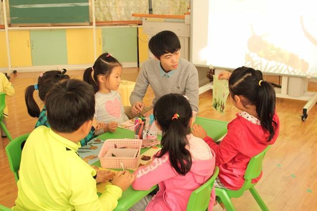 教师职业“危机”逐渐显露,尤其是中小学老师?背后原因引人深思