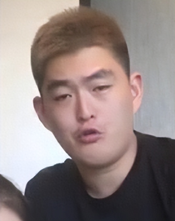 66岁的赵本山老脸都丢光了，儿子不仅炫富还骂网友：你算哪根葱！