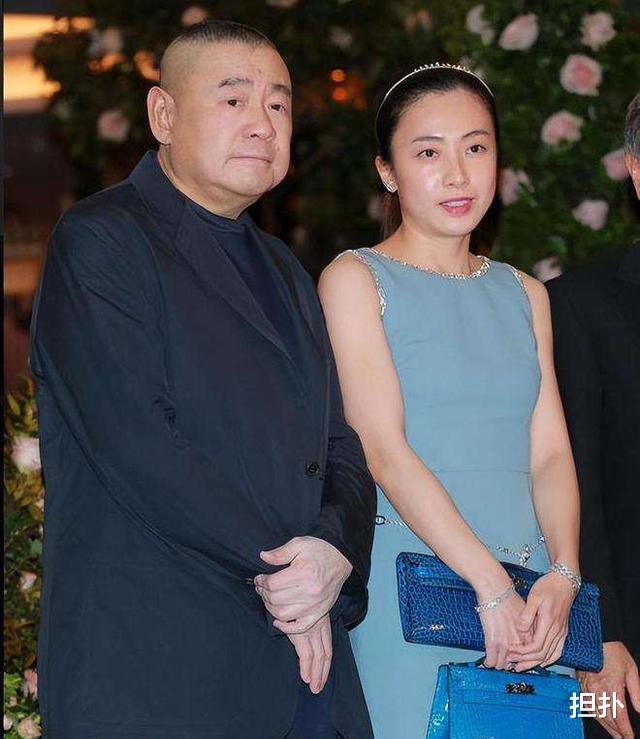 刘銮雄|刘銮雄身家又缩水5亿美元，如今身体又不好，妻子又不太会管生意