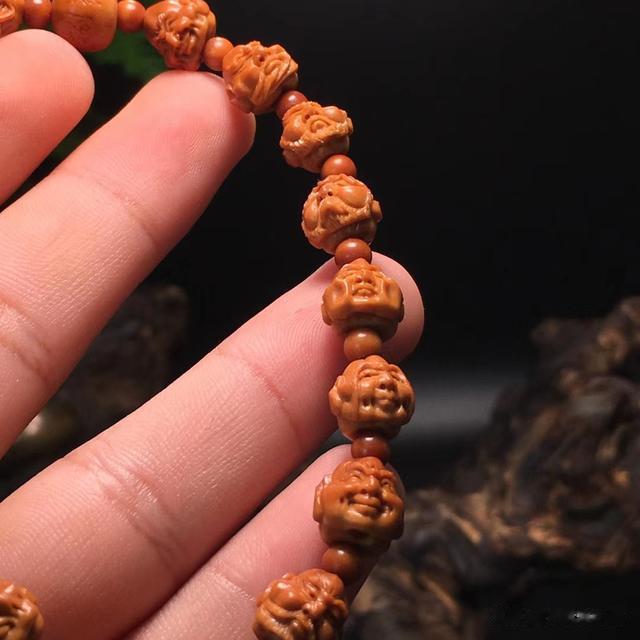 核雕|0.9尺寸的超级小核雕，麻雀虽小五脏俱全