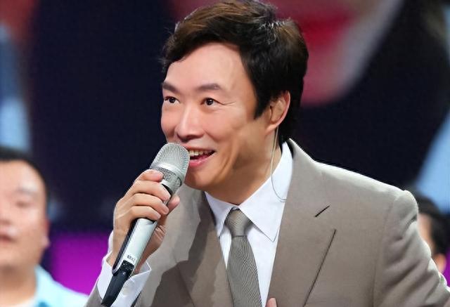 曝费玉清抢救无效病危离世?私生子丑态百出,亲姐咒骂:小心遭报应!