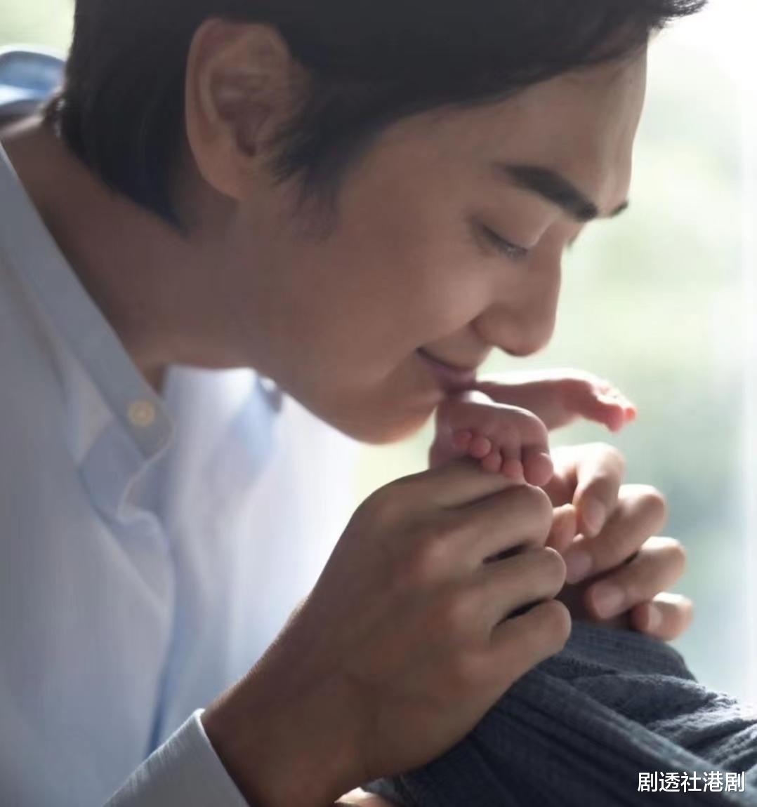 乐观面对问题!港女歌手自曝儿子发育迟缓,17个月仍不懂爬和走路