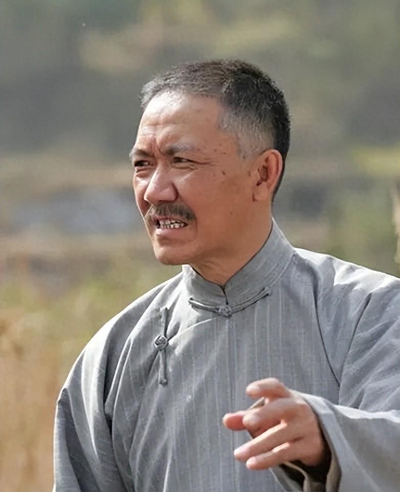 曾经火遍全国,如今无戏可拍的3位国家一级演员,来看看都有谁?