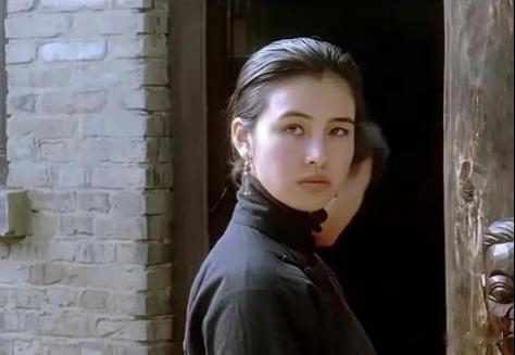 现在嫌他们丑，当年追成狗，这几位发福的明星，当年都是美女帅哥