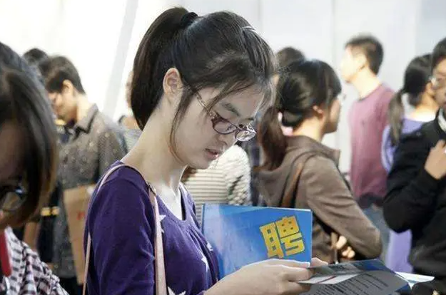 创业|年轻人的就业压力与去向