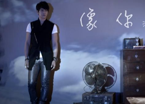 “腰精”恋人汪东城：怪不得炎亚纶爱疯了！