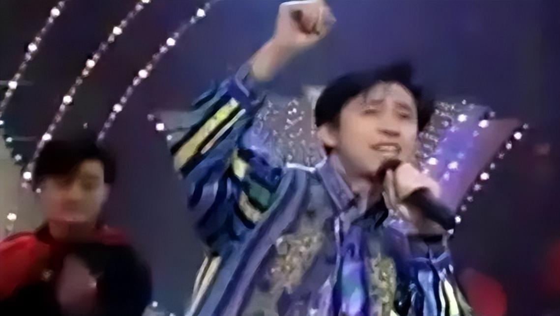 55岁解晓东近况流出,与阎维文朱时茂聚餐,喝12元饮料引热议