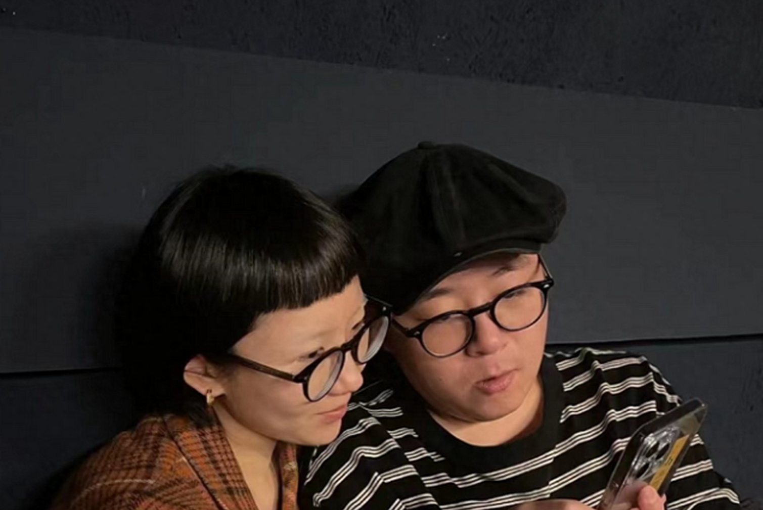 郝邵文老婆身份被扒！离异还带有8岁的女儿，长得漂亮还特别温柔