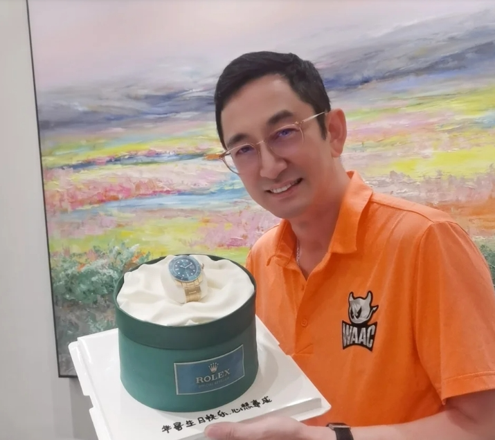 好久不见！前TVB男星回巢拍新剧似回家，力捧小花饰演他女儿