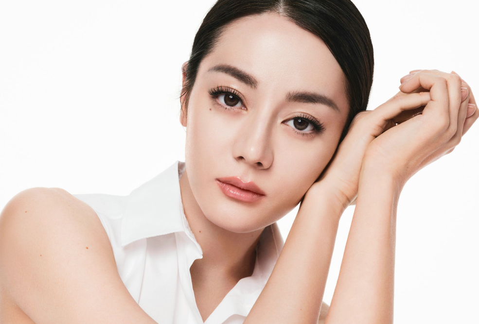 迪奥 迪奥又翻车！热巴刚官宣代言彩妆，品牌方就因质量问题被通报