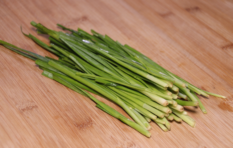 面条|翠意盎然：韭菜炒鸡蛋干，舌尖的香舞，入秋宜多吃才是