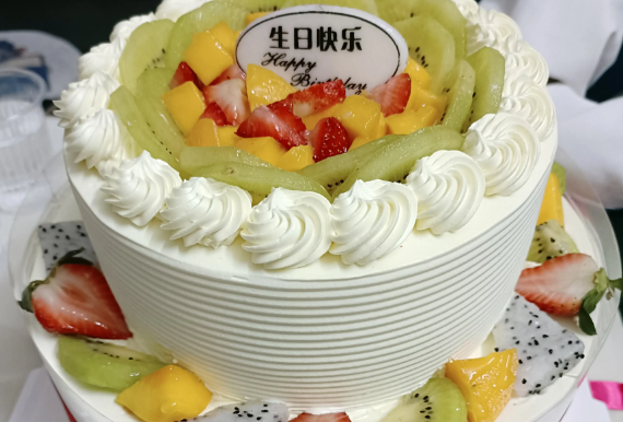 蛋糕|别怪有钱人不愿意跟穷人一起玩，因为根本就玩不到一起去，你怎么看？