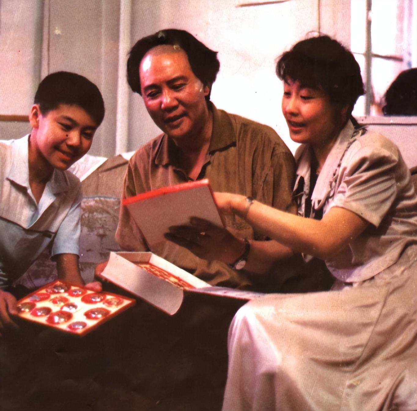 98年，古月之子找工作竟无人聘用，胡月苦笑：对方怀疑我是冒充的