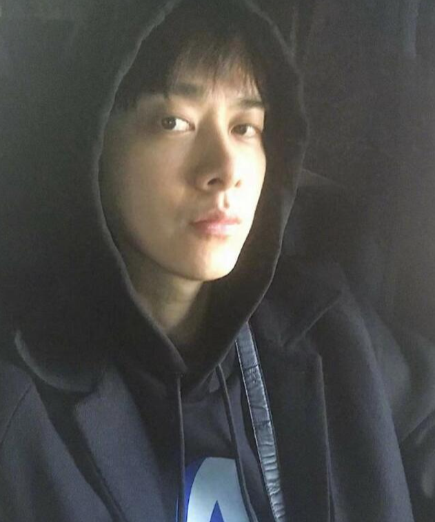 李易峰|李易峰近况被曝光，郭子瑜正式复出，再谈李易峰引争议