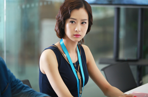 《我的媳妇是女王》:是由雷佳音和霍思燕主演,内容特别的搞笑