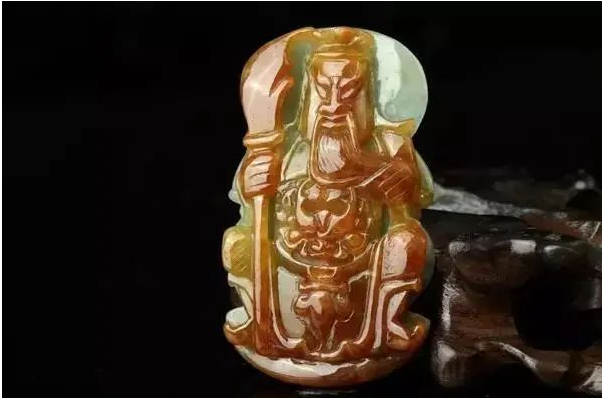 翡翠|巧色、俏色、分色，看翡翠玉雕师谁更懂“色”！