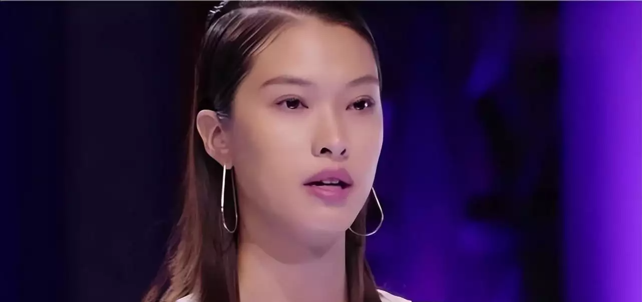 拒绝承认中国血统,如今却想回到中国捞金,网友:脸呢?