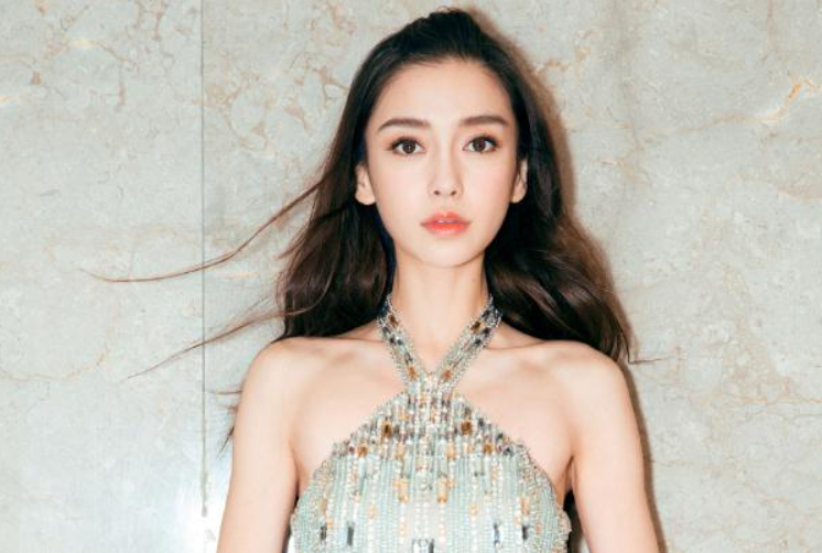 疯马秀风波后，Angelababy首露面，发声表明立场！