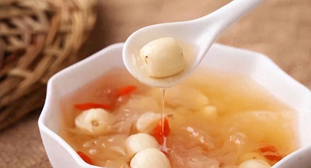 重阳节|明日重阳节，忌说节日快乐，老传统“吃五样”，祈福长寿安康